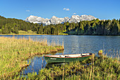 Geroldsee with view of the Karwendelgebirge, Gerold, Werdenfelser Land, Upper Bavaria, Bavaria