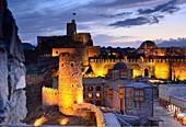 Festungsanlage Rabati am Abend in voller Beleuchtung, Akhaltsikhe im kleinen Kaukasus, Georgien