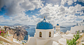 Kirchenglockentürme in Imerovigli, Santorini, Kykladen, Ägäische Inseln, griechische Inseln, Griechenland, Europa