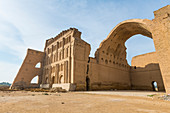 The ancient city of Ctesiphon with largest brick arch in the world, Ctesiphon, Iraq, Middle East