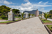 Das Äquator-Monument des Mitad del Mundo (die Mitte der Welt) in San Antonio, Ecuador
