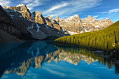 Gletschersee und Berge, Moraine See, Nationalpark Banff, Alberta, Kanada