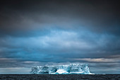 Eisberg im Ozean, Süd-Orkney-Inseln, Antarktis