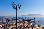 Das Lekursti-Schloss mit Insel Korfu im Hintergrund, Südküste, Albanien, Europa