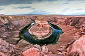 Geschwungener Fluss in der Wüste, Page, Arizona, USA