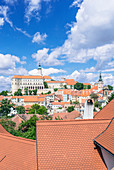 Dächer und Burg, Prag, Tschechien