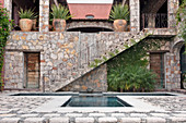 Pool und Stufen zur Casa Luna Ranch, San Miguel de Allende, Guanajuato, Mexiko
