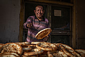 Bäcker in Kaschgar, China; Asien