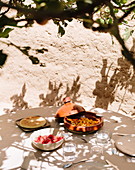 Marokkanisches Gericht im Tajineform