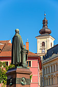 Statue für Bischof Teutsch auf dem Piata Albert Huet, Sibiu, Transsylvanien, Rumänien