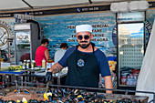 Verkaufsstände auf dem Food Festival auf dem Ovid Platz, Constanta, Dobrudscha, Schwarzmeerküste, Rumänien