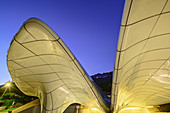 Beleuchtete Bergstation Hungerburg, Architektin Zaha Hadid, Hungerburgbahn, Hungerburg, Innsbruck, Tirol, Österreich