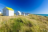 Frankreich, Manche, Cotentin, Gouville sur Mer, Strandkabinen