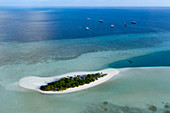 Uninhabited island at Rasdhoo, Rasdhoo Atoll, Indian Ocean, Maldives