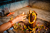 2019, Ter Kadamba, Govardhan, Vrindavan, Uttar Pradesh, India, Shiva Temple Asheshvara Mahadeva, worship of the Shiva Lingam with light