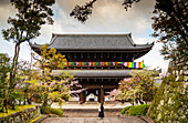 Chion-in Sanmon temple gate, Kyoto, Japan, Asia