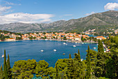 Blick auf Cavtat an der Adria, Riviera Dubrovnik, Kroatien, Europa