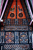 Dekoration auf einem traditionellen Torajan Tongkonan Langhaus, Tana Toraja, Sulawesi, Indonesien, Südostasien, Asien