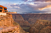 Grand Canyon Skywalk und Colorado River, UNESCO-Weltkulturerbe, Arizona, Vereinigte Staaten von Amerika, Nordamerika