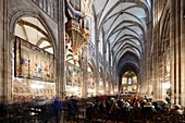 Frankreich, Bas Rhin, Straßburg, Altstadt, UNESCO Weltkulturerbe, Kathedrale Notre Dame, die Wandteppiche des Lebens der Jungfrau Maria, die jedes Jahr im Dezember im Kirchenschiff ausgestellt werden
