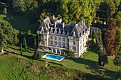 France, Gironde, Gardegan et Tourtirac, Chateau de Pitray (aerial view)