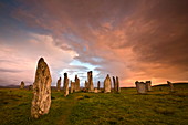 Steinkreise von Callanish im Morgengrauen, Callanish, nahe Carloway, Isle of Lewis, Äußere Hebriden, Schottland, Vereinigtes Königreich, Europa