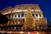 Kolosseum zur Weihnachtszeit, Rom, Latium, Italien, Europa