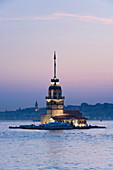 Kizkulesi (Maiden's Tower), the Bosphorus, Istanbul, Turkey, Europe