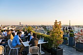 France, Paris, the Printemps department store, the roof bar terrace