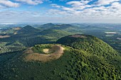 Frankreich, Puy de Dome, Gebiet, UNESCO Weltkulturerbe Gebiet, Orcines, Chaine des Puys, Regionaler Naturpark der Vulkane der Auvergne, Vulkan Puy des Goules (Luftaufnahme)