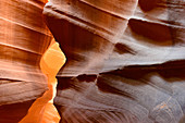 Nahaufnahme der roten Felsen im Antelope Canyon bei Page, Arizona, USA