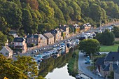 Frankreich, Cotes d'Armor, Dinan, Dinan Hafen und Rance Fluss