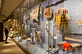 DISPLAY OF INDIAN OBJECTS AT THE NATIONAL MUSEUM OF AMERICAN INDIANS, SMITHSONIAN MUSEUM, BATTERY PARK, FINANCIAL DISTRICT, NEW YORK CITY, NEW YORK, UNITED STATES, USA