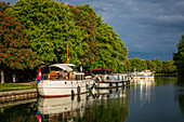 Boote auf dem Kanal Saint- Martin, Parc du Grand Jard, Chalons-en-Champagne, Marne, Grand Est Region, Frankreich