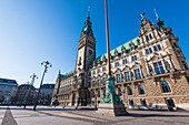 Der leere Rathausmarkt mit dem Rathaus in den frühen Morgenstunden, Altstadt, Hamburg, Deutschland