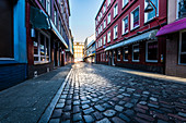 Die leere berühmte Herbertsraße im Rotlichtviertel in den frühen Morgenstunden, St. Pauli, Hamburg, Deutschland