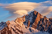 France, Haute-Savoie, aiguille Verte (4122m), aiguille du Dru (3754m), Mont-Blanc range