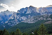 Frankreich, Corse-du-Sud, Alta Rocca, Quenza, Aiguilles von Bavella (alt max: 1855 m) vom Pass der Bocca di Larone aus gesehen