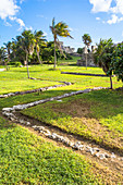 Ruinen auf dem Gelände der Maya Stätten von Tulum, Quintana Roo, Yucatan Halbinsel, Mexiko