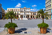 &quot;Plaza Vieja&quot; - square with colorful Cuban house facades in colonial style, old town of Havana, Cuba