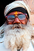 Asien, Indien, Uttar Pradesh, Bezirk Varanasi, Porträt eines Inders
