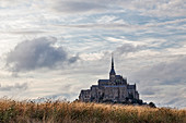 Mont-Saint-Michel, Normandie, Frankreich, Mont-Saint-Michel bei Sonnenuntergang