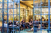 Italien, Lombardei, Mailand, 10 Corso Como, 1990 von Carla Sozzani gegründet und von dem Künstler Kris Ruhs dekoriert, umfasst einen Concept Store, eine Buchhandlung, ein Café, ein Hotel, eine Kunstgalerie und ein Restaurant