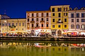 Italien, Lombardei, Mailand, Navigli, Naviglio Grande Kanal und das Alzaia Naviglio Pavese
