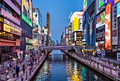 Osaka, Japan, Dotonbori Stadtviertel für Shopping, Restaurants und Nachtleben