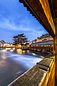 Die Aare von der alten Holzbrücke aus. Thun, Kanton Bern, Schweiz, Europa