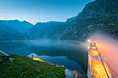 Lago 'd Eugio mit Staudamm, Vallone di Eugio, Locana, Orco Tal, Nationalpark Gran Paradiso, Piemont, italienische Alpen, Italien