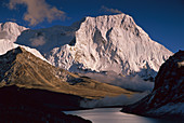 Chamlang (7.319 Meter) im Abendlicht, Makalu-Barun-Nationalpark, Nepal