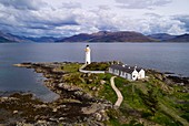 Vereinigtes Königreich, Schottland, Highland, Innere Hebriden, Isle of Skye, Halbinsel Sleat, Sound of Sleat, Ornsay Island, Leuchtturm von Ornsay (Luftaufnahme)