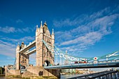Vereinigtes Königreich, London, Tower Bridge, Klappbrücke über die Themse zwischen Southwark und Tower Hamlets